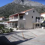 Casa de hóspedes Sunny House Free Parking 3*