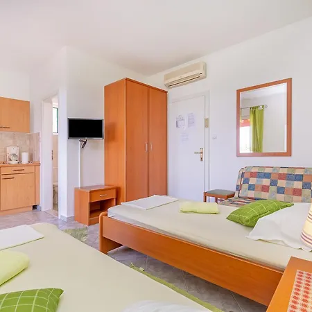 Pensión Sunny House Free Parking