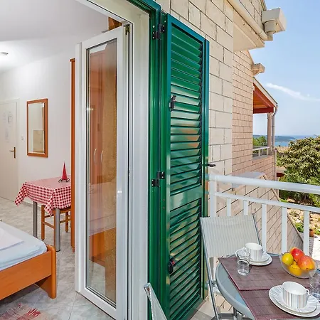 Sunny House Free Parking Affittacamere