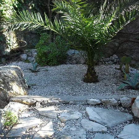 Sunny House Free Parking