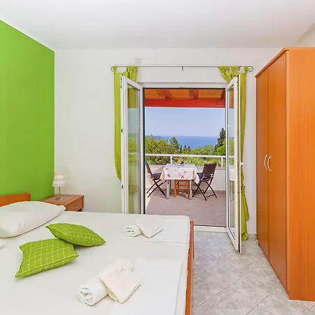 Sunny House Free Parking 3*