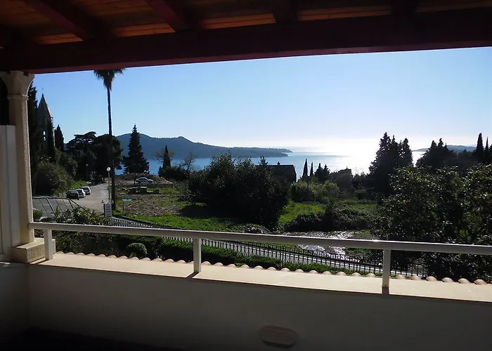 Sunny House Free Parking