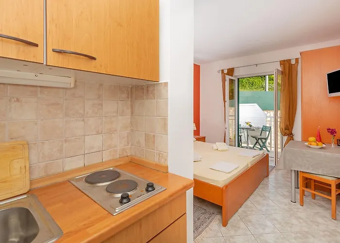 Guest house Sunny House Free Parking 3*